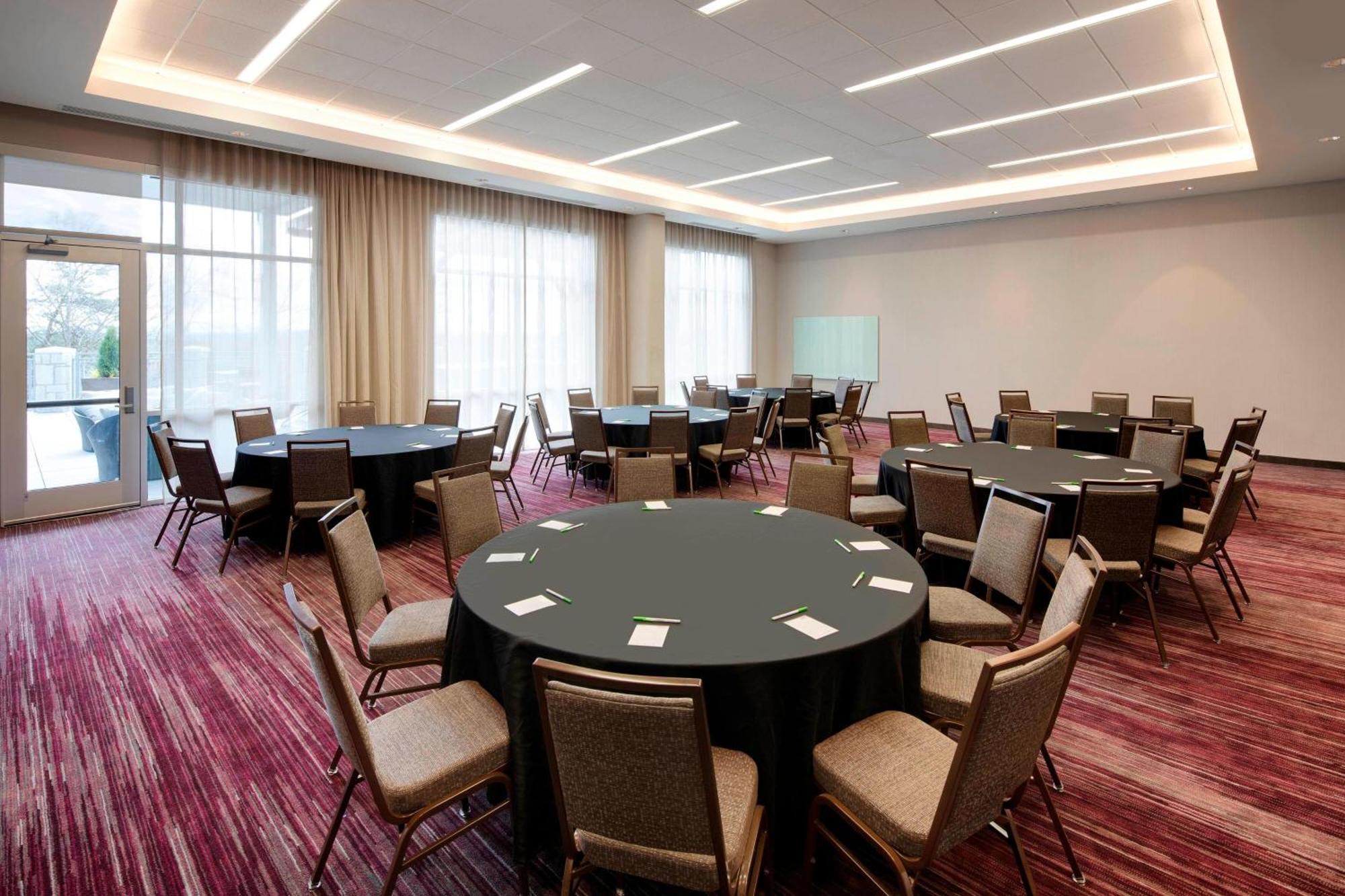 Courtyard By Marriott Atlanta Vinings/Galleria Smyrna Exterior photo